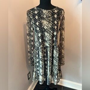 WAYF Snakeskin Print Sheer Longsleeve Dress with Tank Underlay Women’s Small NWT